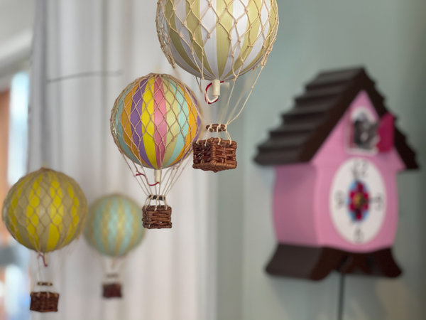 Kinderzimmer Mobile Ballons 'Flying the Skies' von Authentic Models